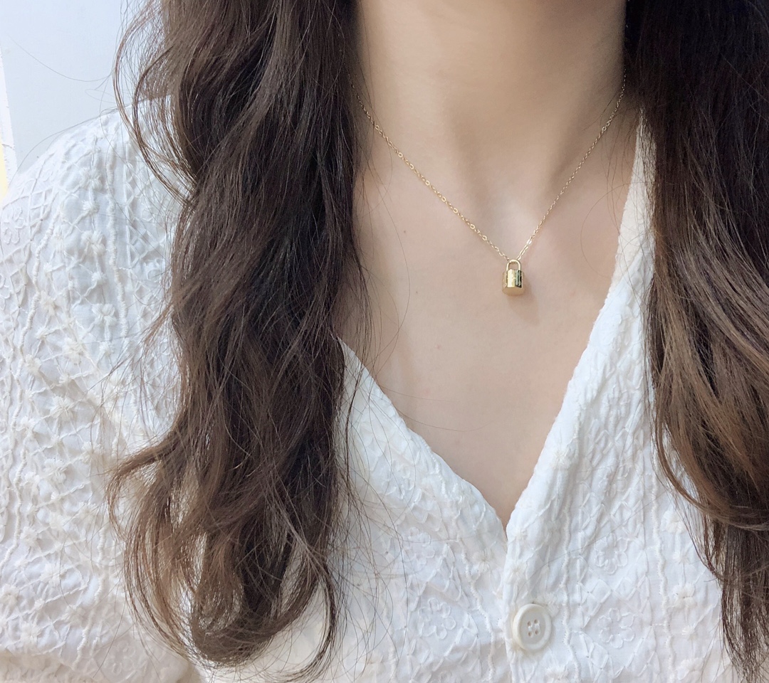 Replica LOUIS VUITTON Necklace