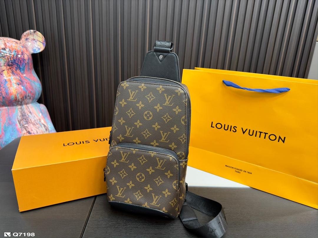 Replica Louis Vuitton Bag 18*CM