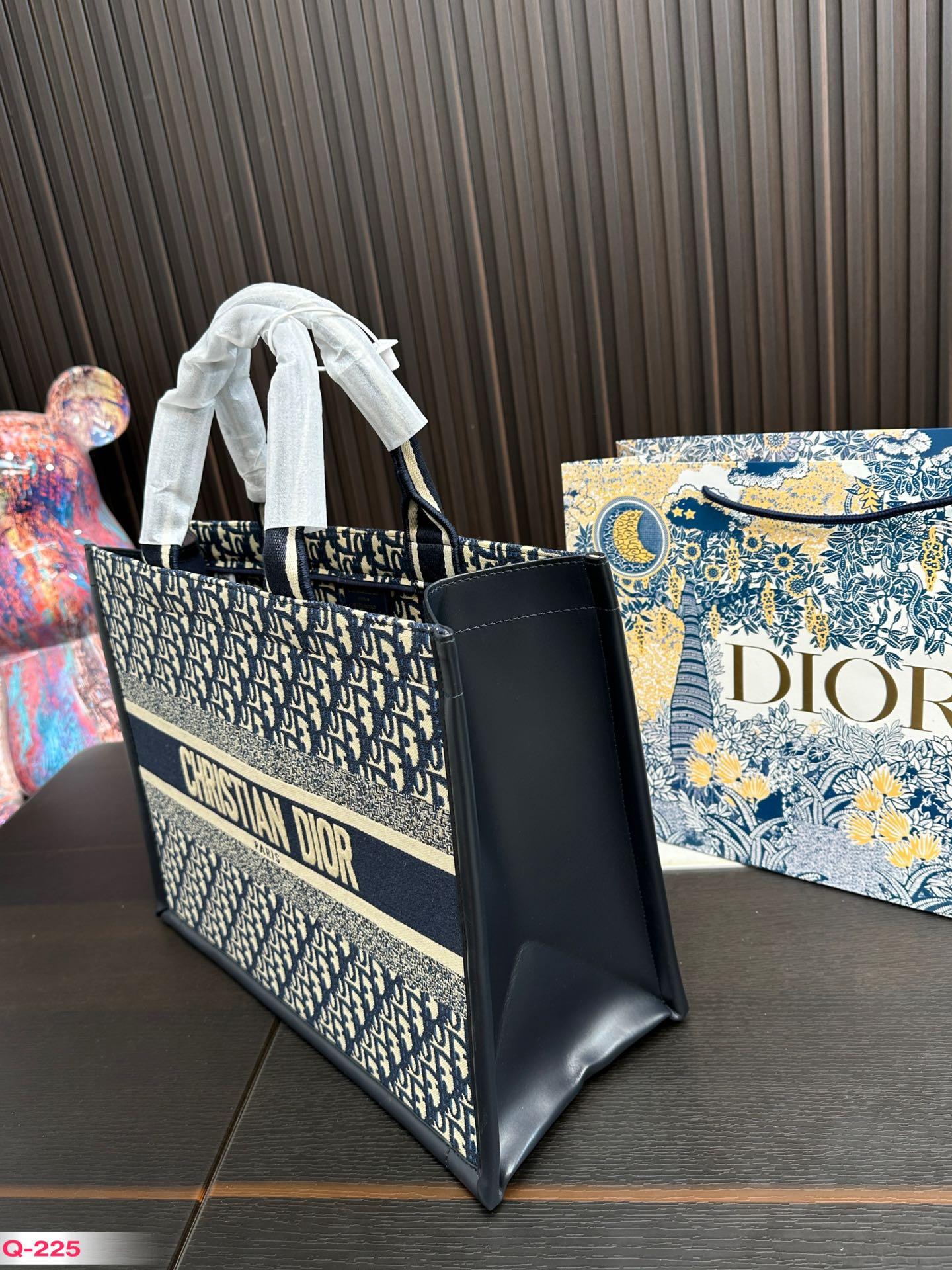 Replica Dior Bag  25*20CM/35*27CM/38*30CM