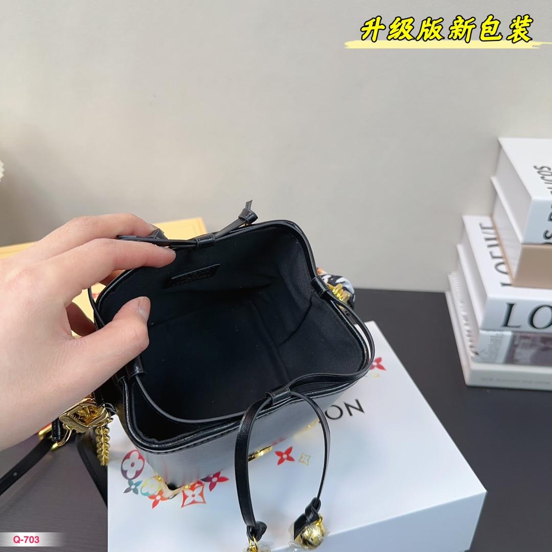 Replica Louis Vuitton Bag 11*12CM