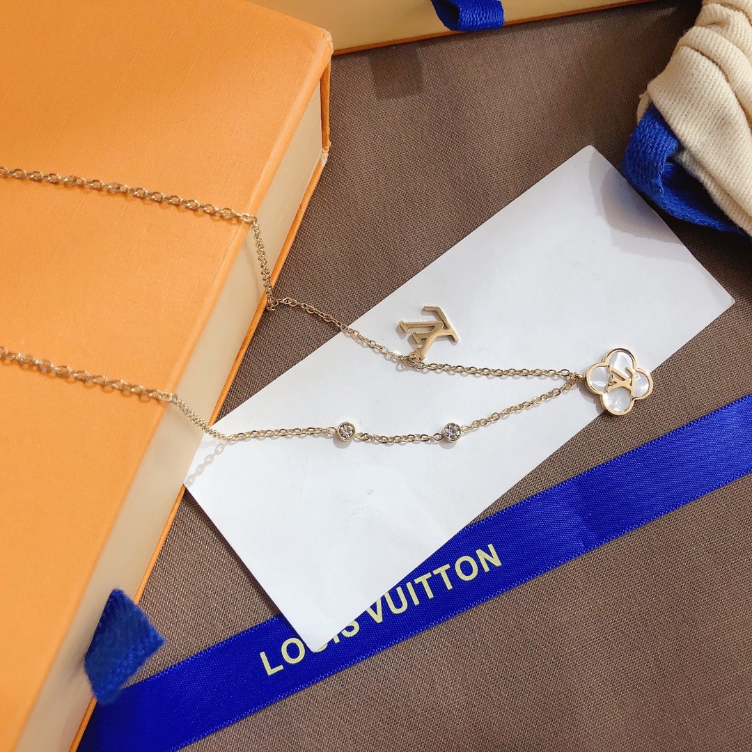 Replica LOUIS VUITTON Necklace