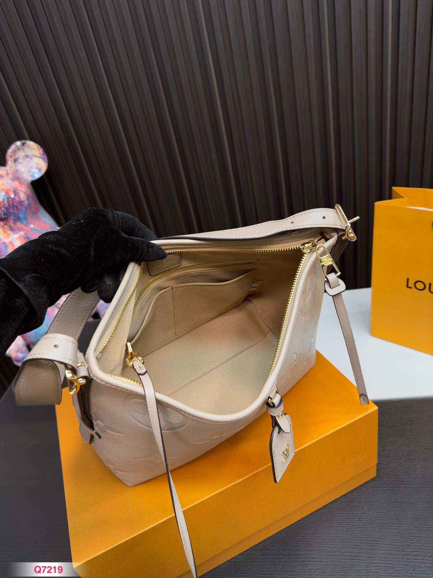Replica Louis Vuitton Bag 28*20CM