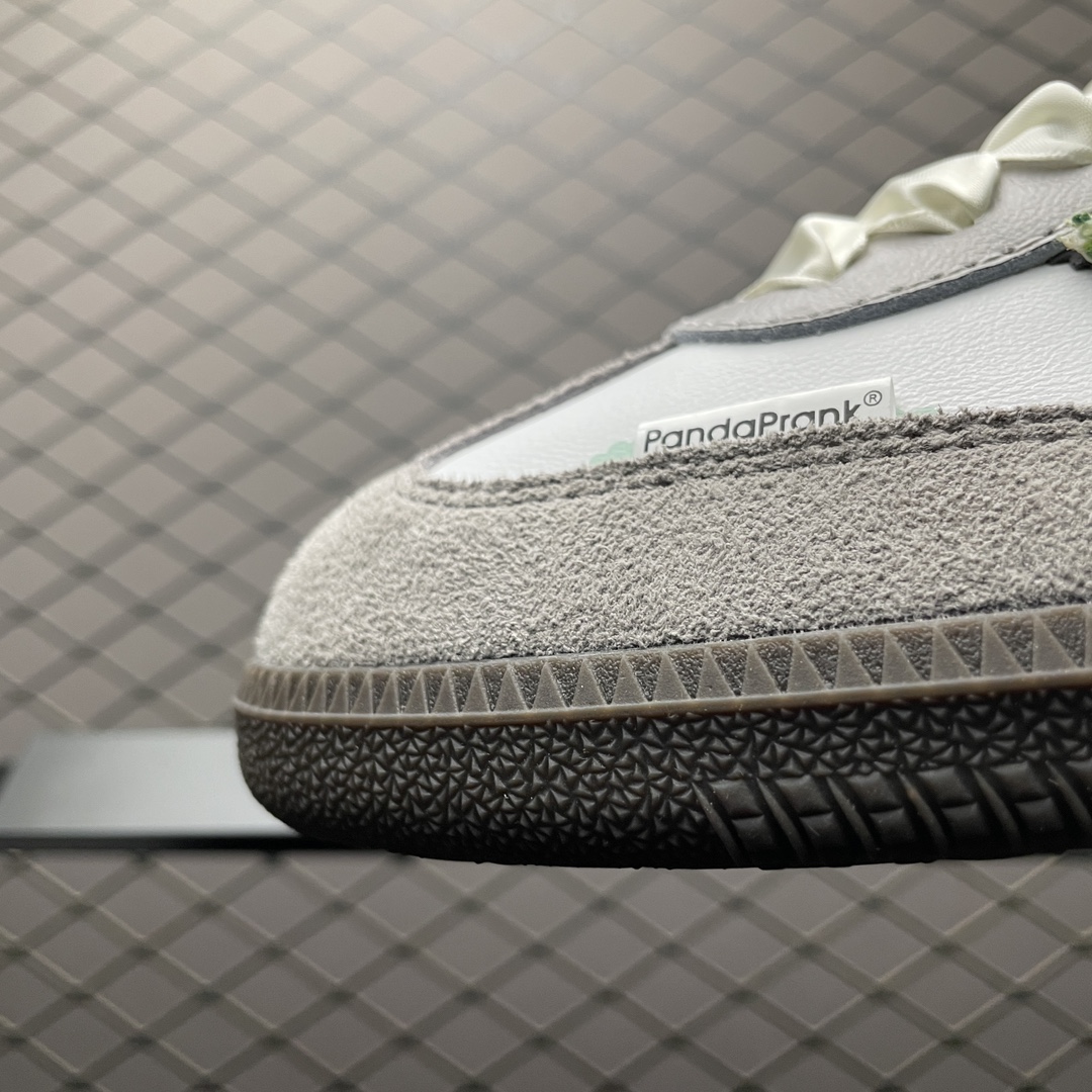 Replica Adidas Shoe Panda Prank x Adidas Samba