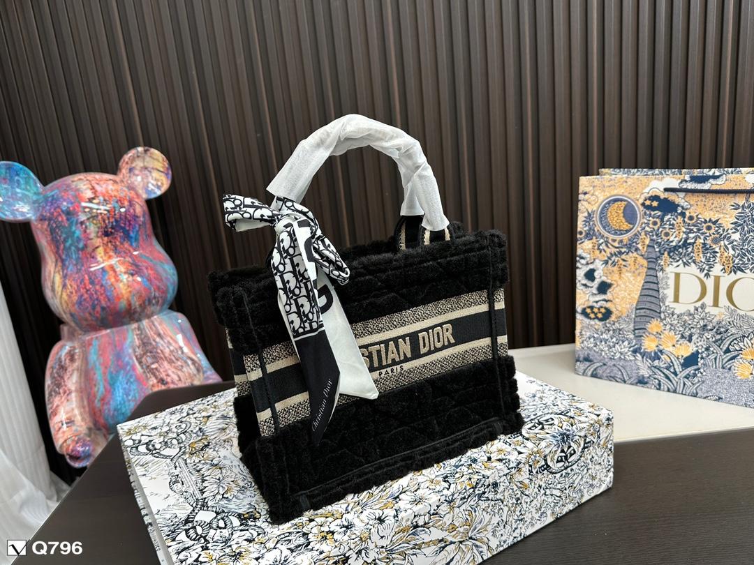 Replica Dior Bag   24*20CM/33*26CM/38*32CM