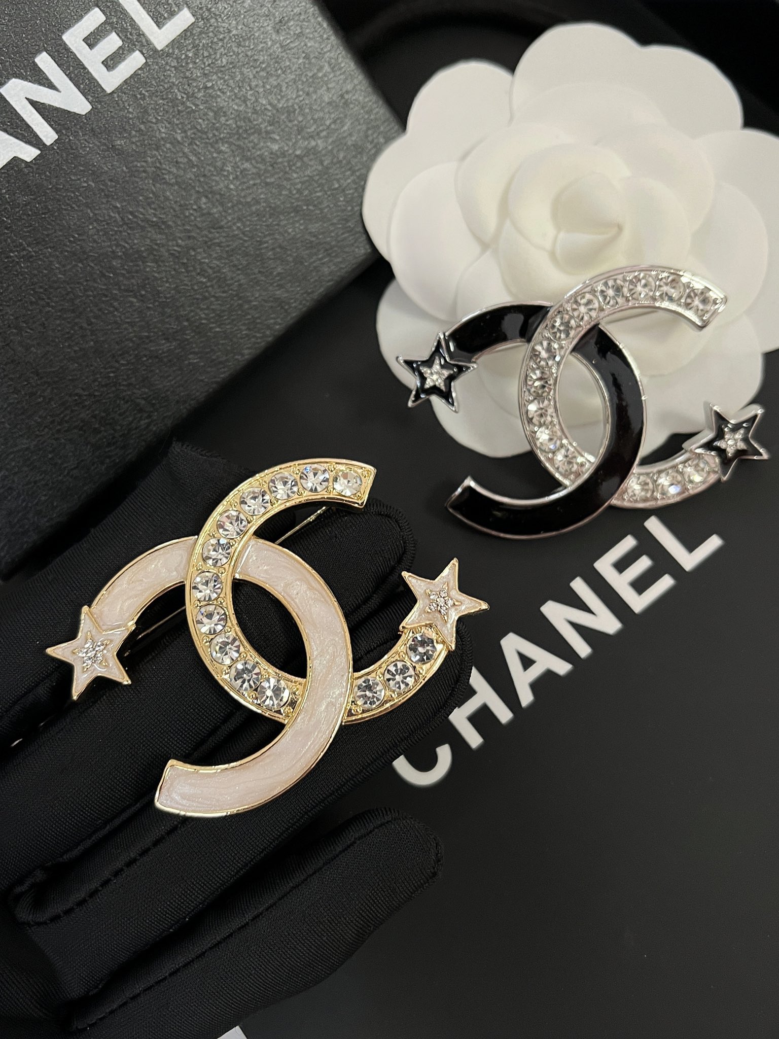 Replica CHANEL Brooch