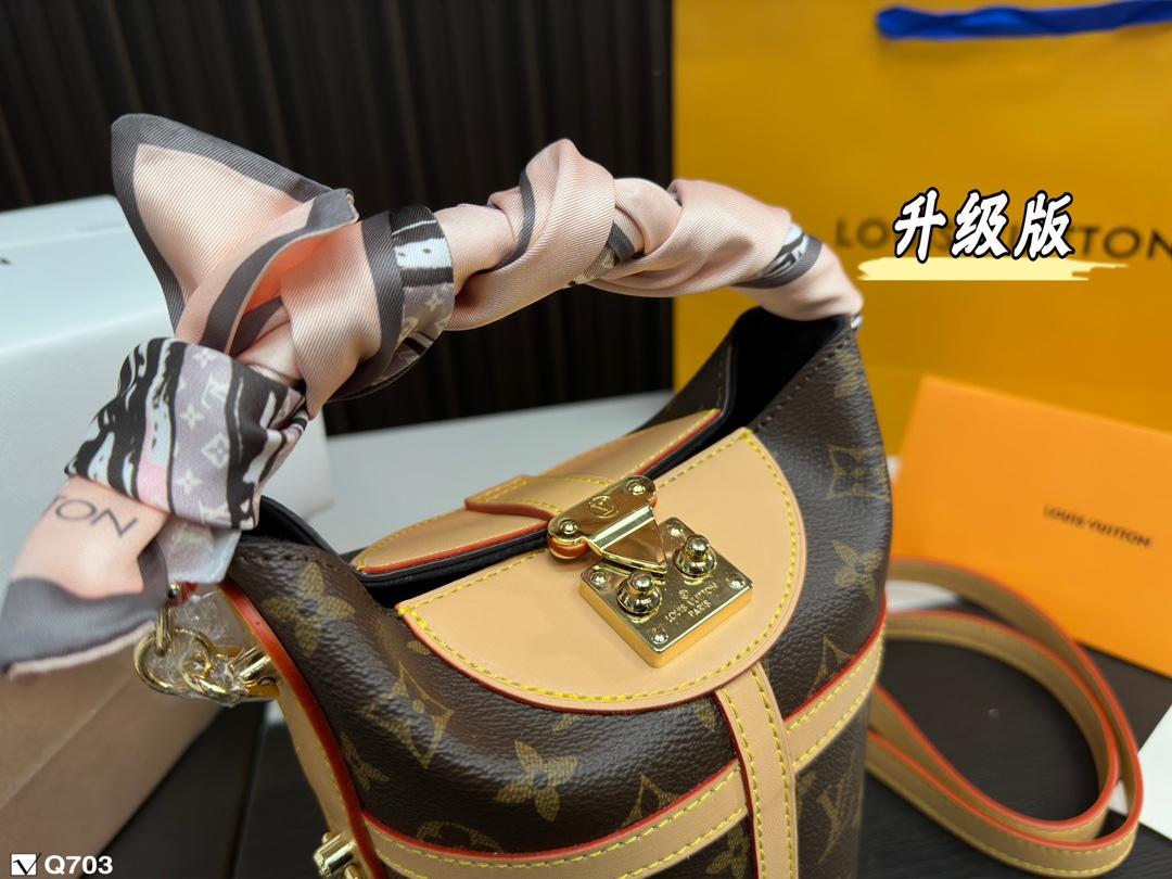 Replica Louis Vuitton Bag 23*18CM