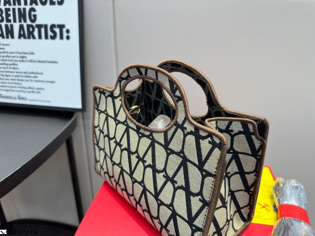 Replica Valentino Bag 23*21CM