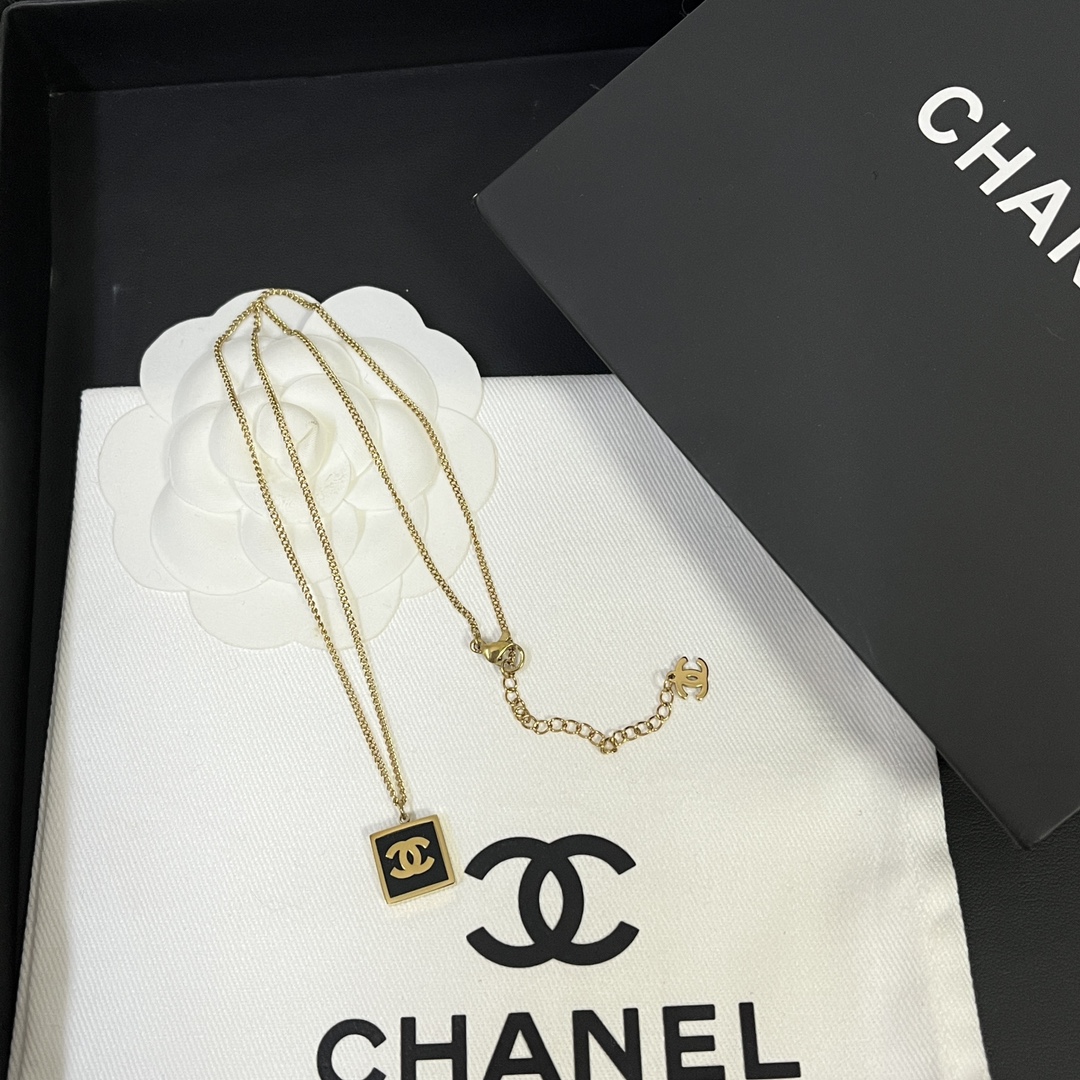 Replica CHANEL Necklace