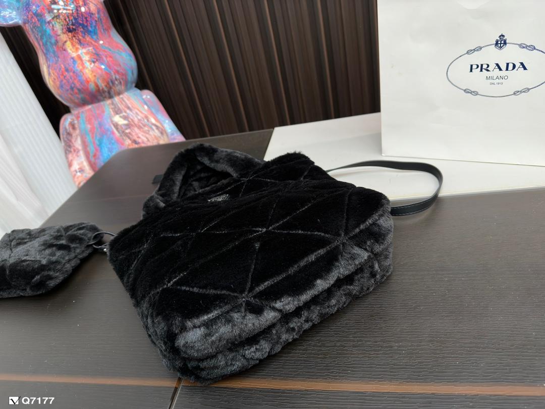 Replica Prada Bag 24*19CM