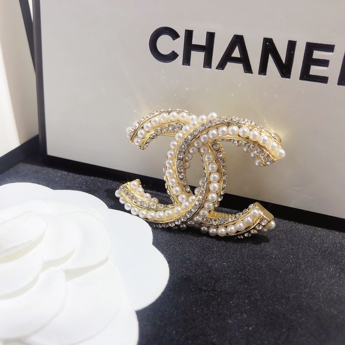 Replica CHANEL Brooch