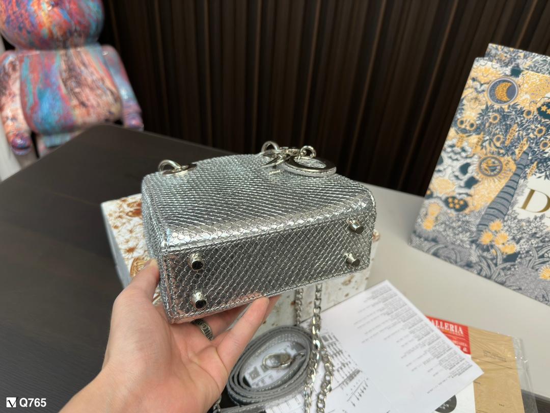 Replica Dior Bag  14*17*7CM