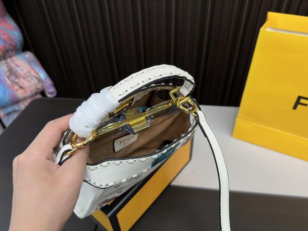 Replica Fendi Bag 23*18CM