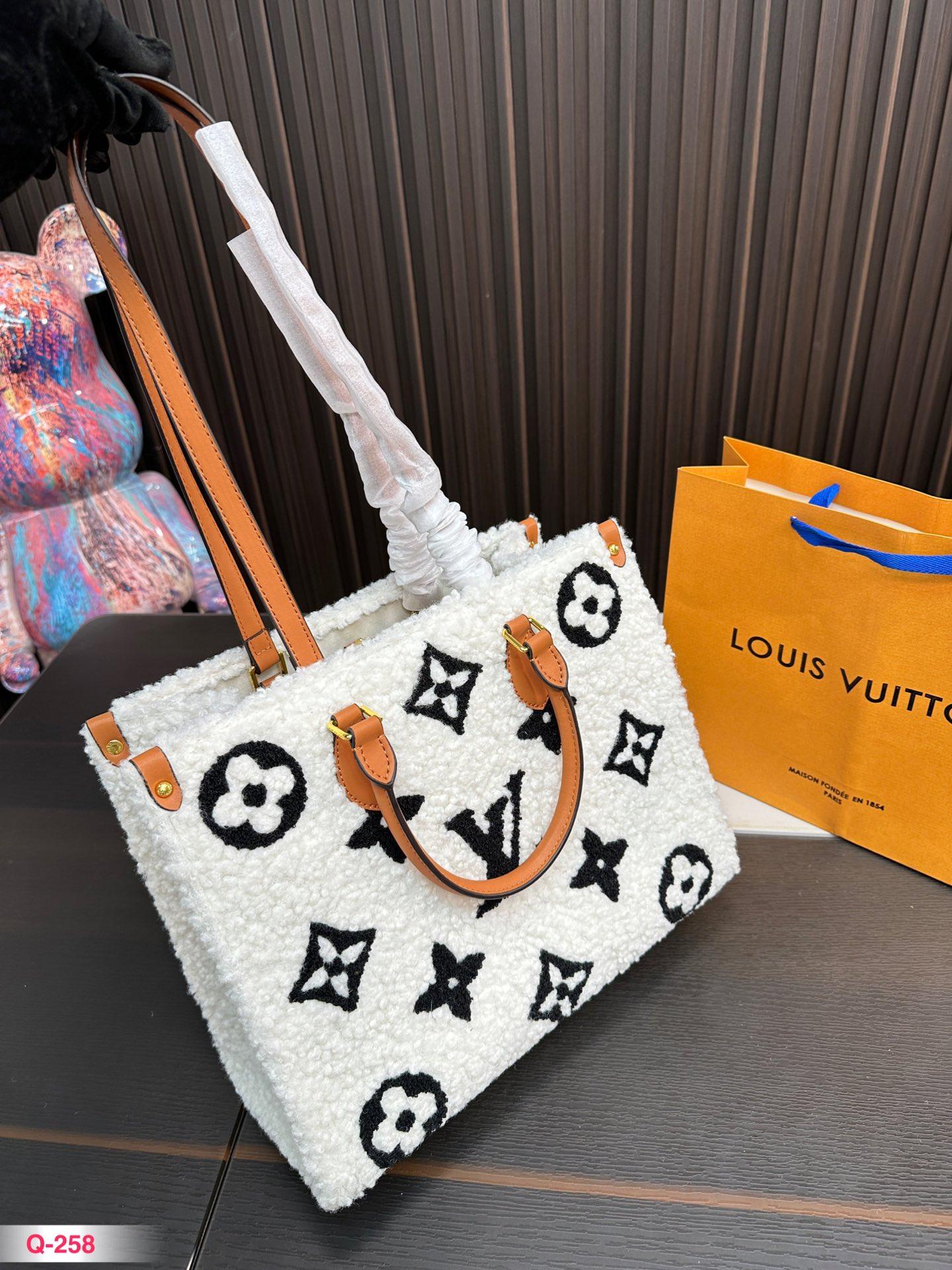 Replica Louis Vuitton Bag 27*32CM