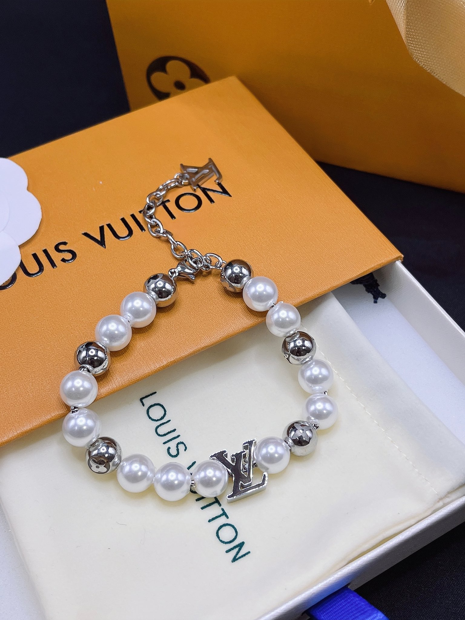 Replica LOUIS VUITTON Bracelet
