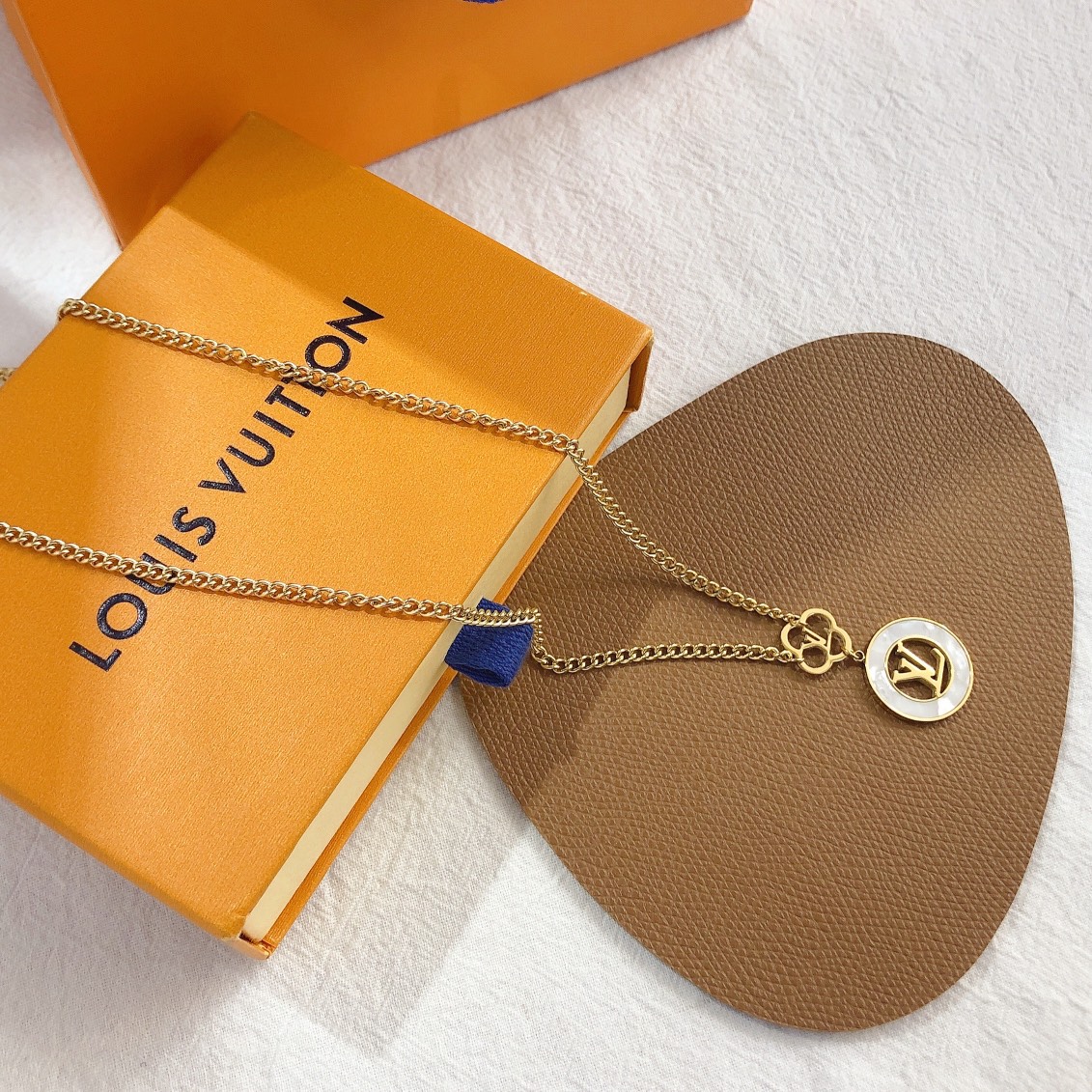 Replica LOUIS VUITTON Necklace