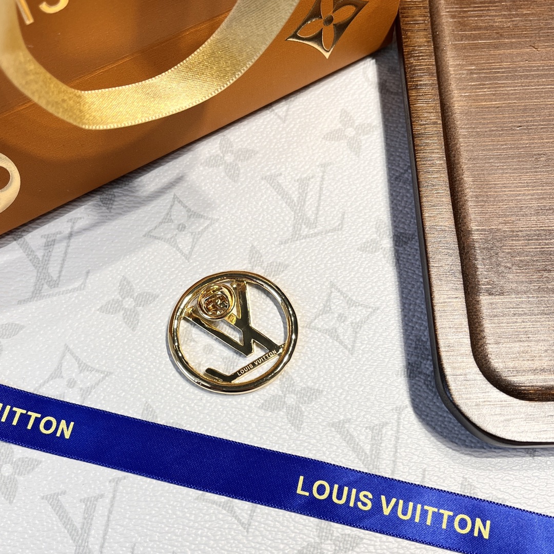Replica LOUIS VUITTON Brooch
