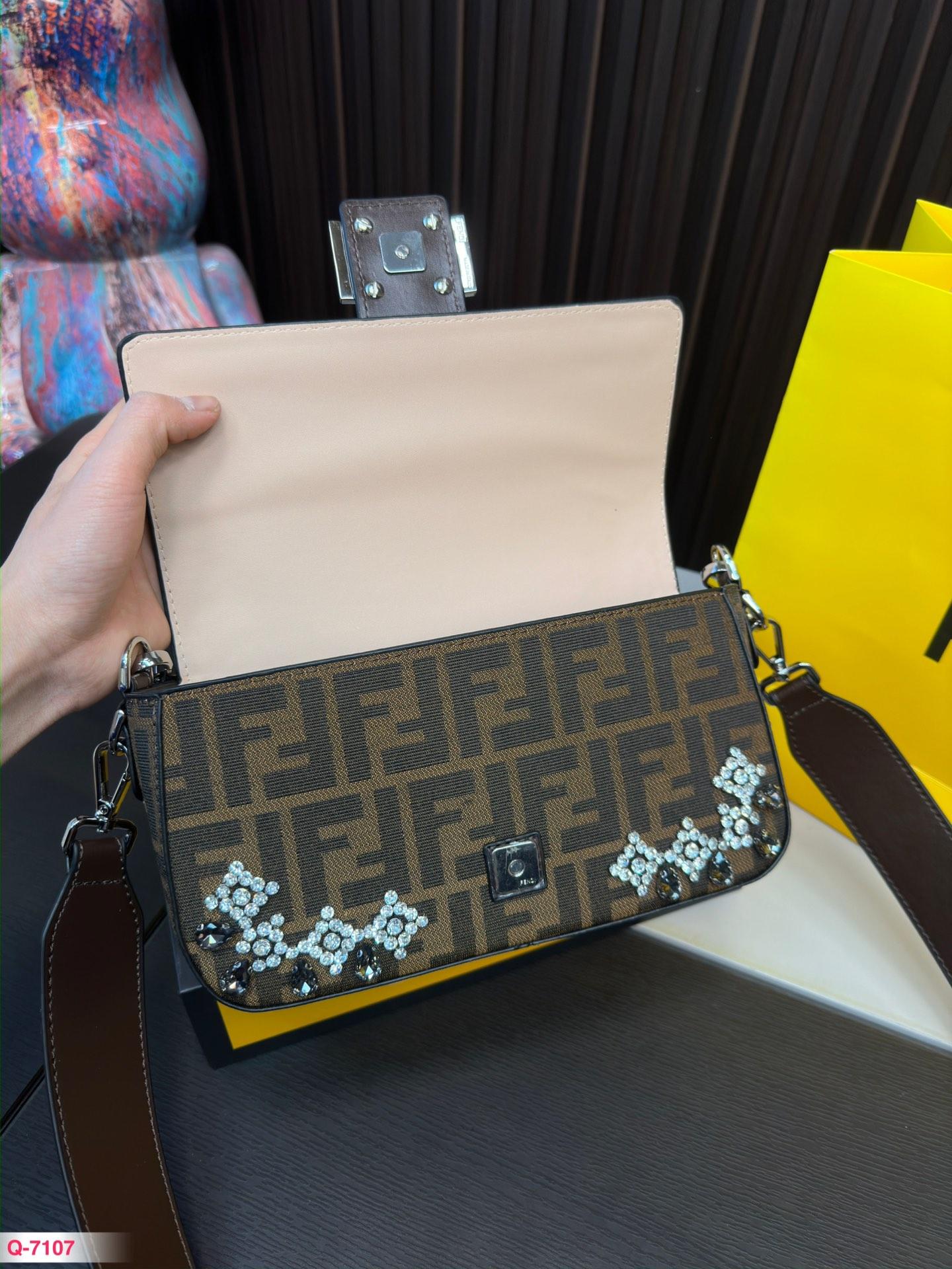 Replica Fendi Bag 15*25CM