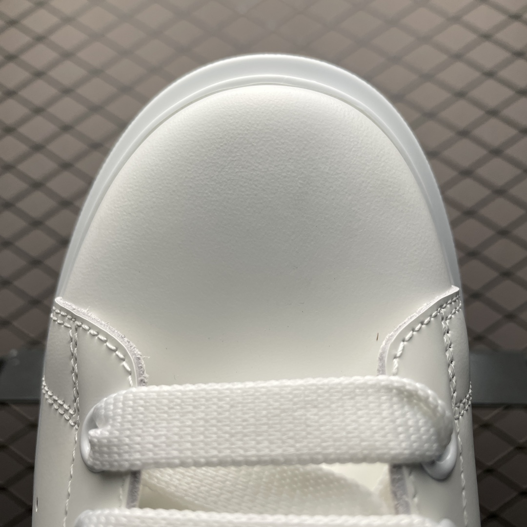 Replica Alexander McQueen Shoe Alexander McQueen size 35-45 with half size.ae
