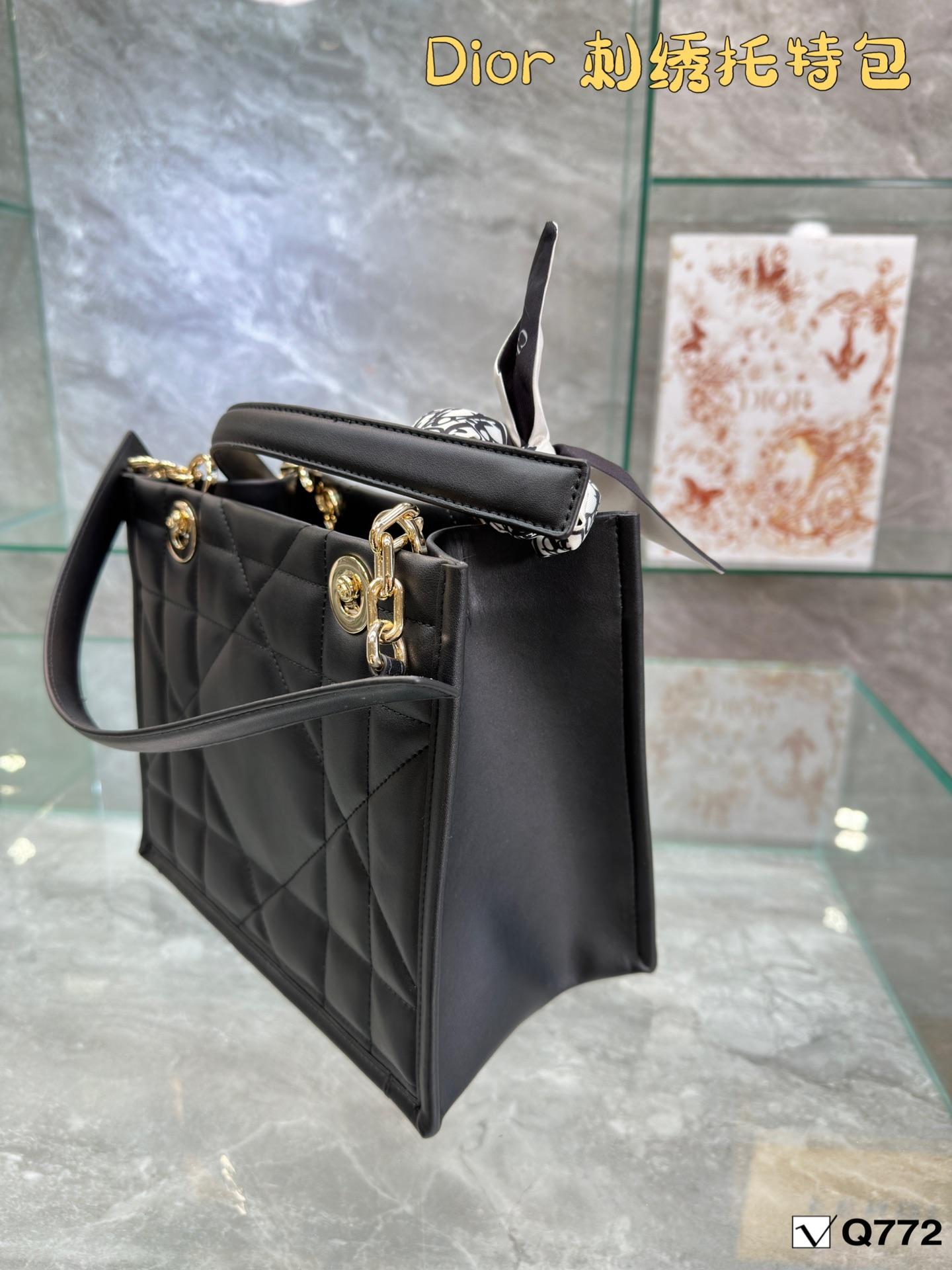 Replica Dior Bag  36*28CM/27*22CM