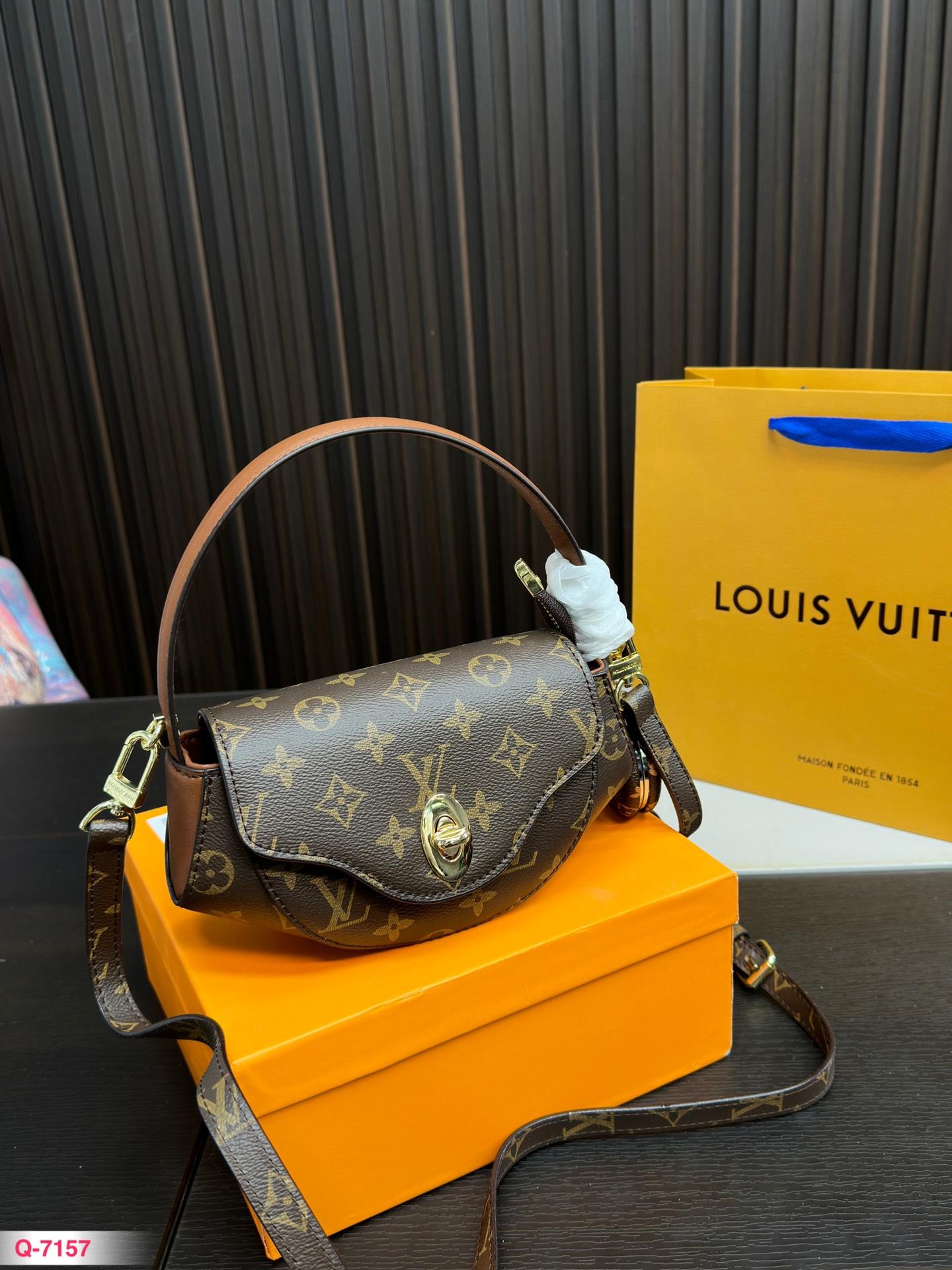 Replica Louis Vuitton Bag 11*21CM