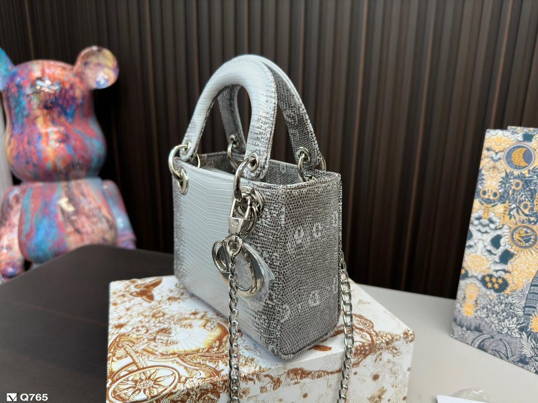 Replica Dior Bag  14*17*7CM