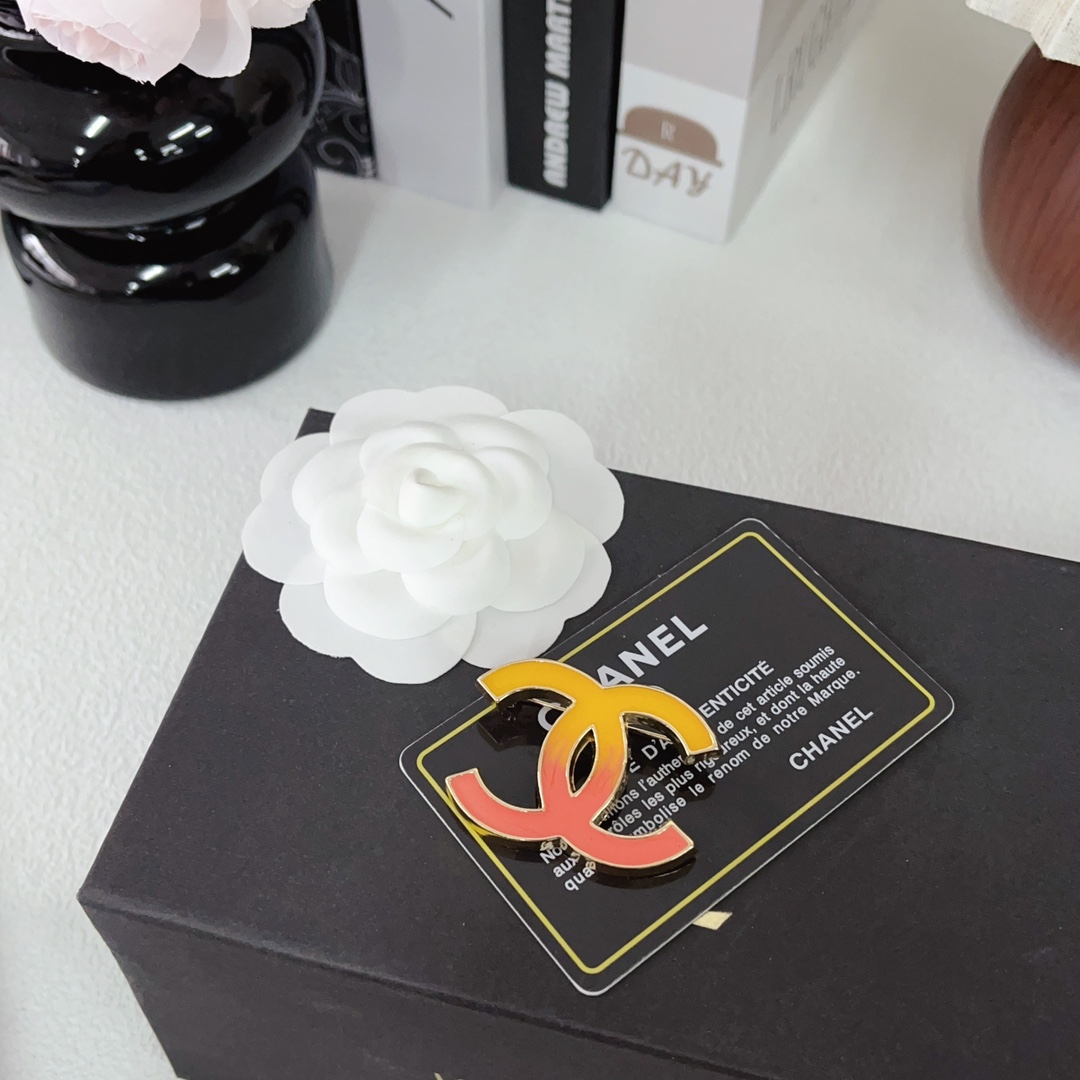 Replica CHANEL Brooch