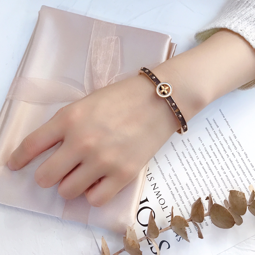 Replica LOUIS VUITTON Bangle