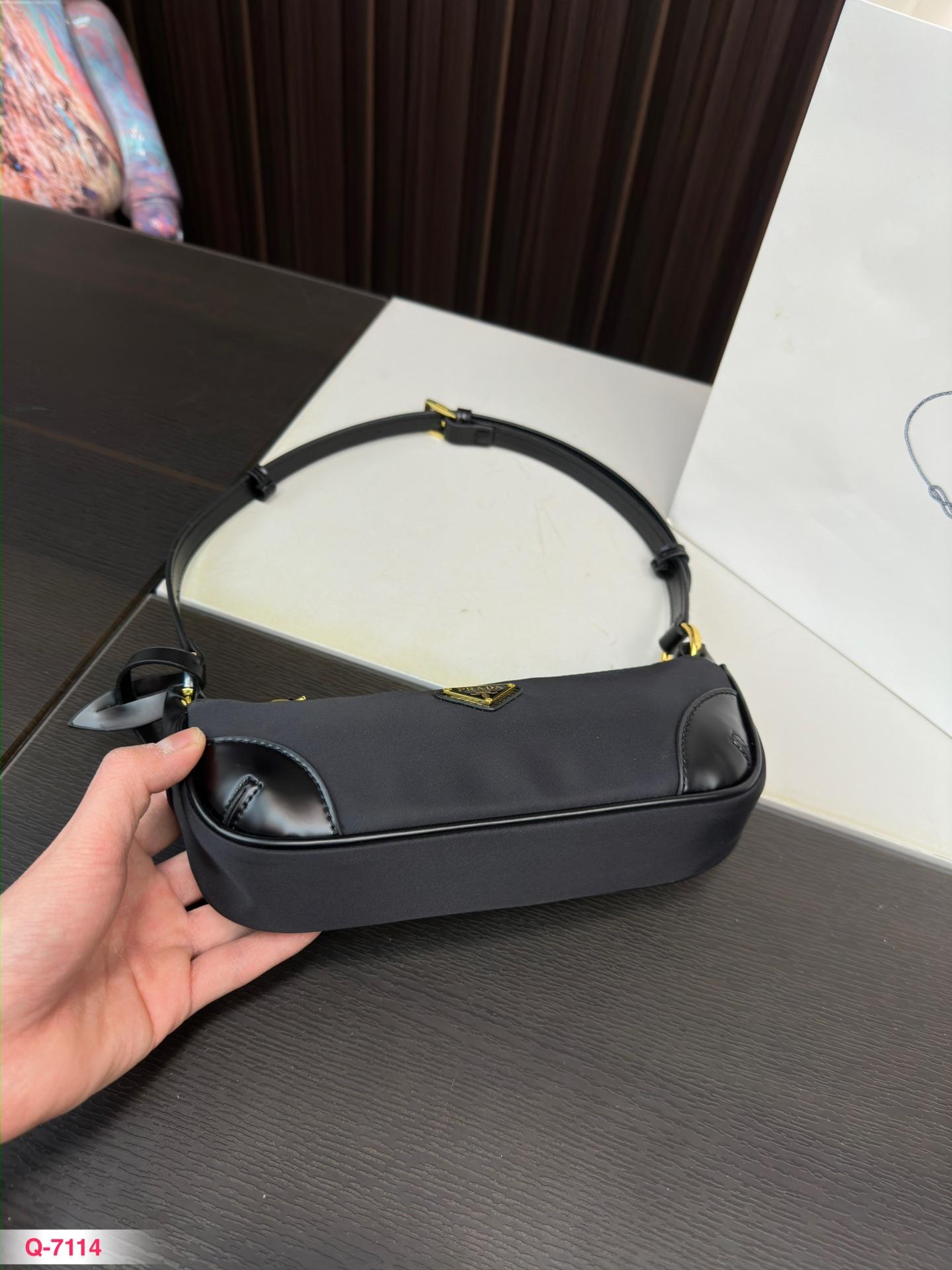 Replica Prada Bag 10*22CM