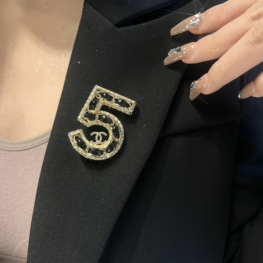 Replica CHANEL Brooch