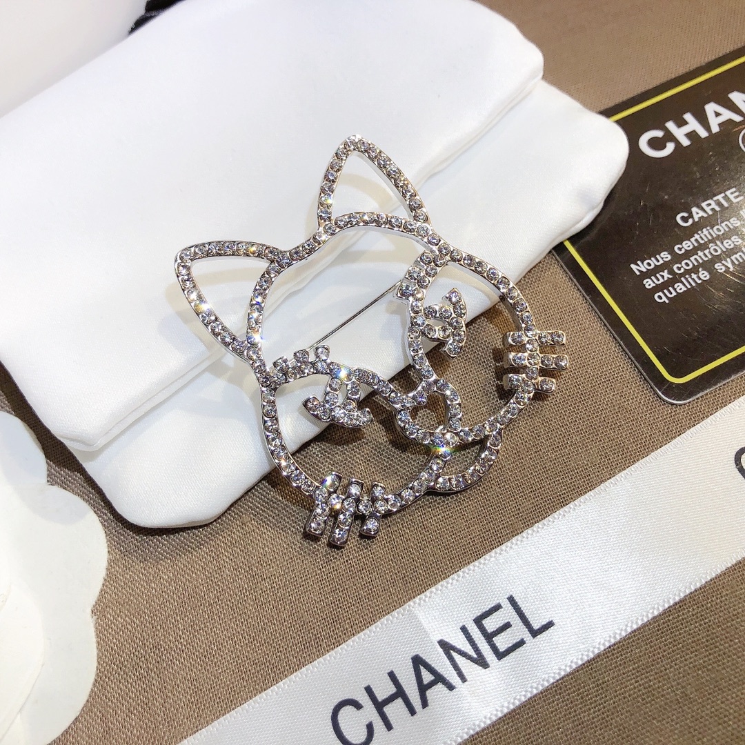 Replica CHANEL Brooch