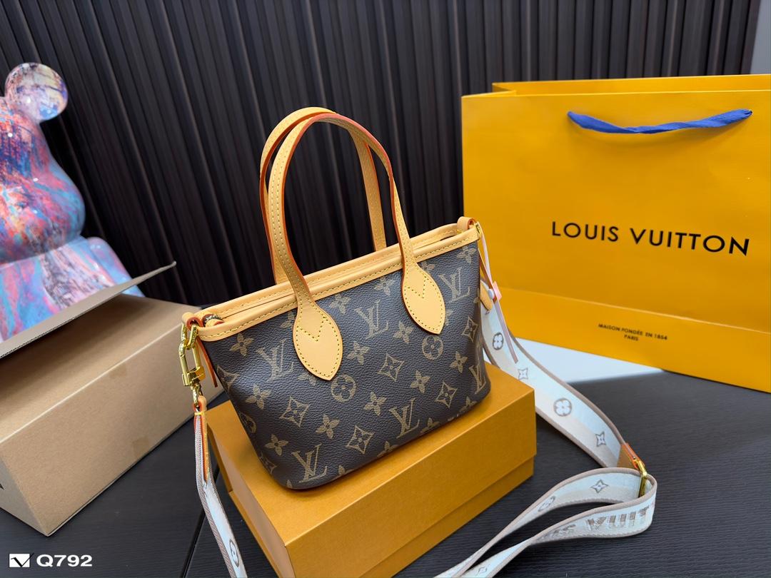Replica Louis Vuitton Bag 13*19CM