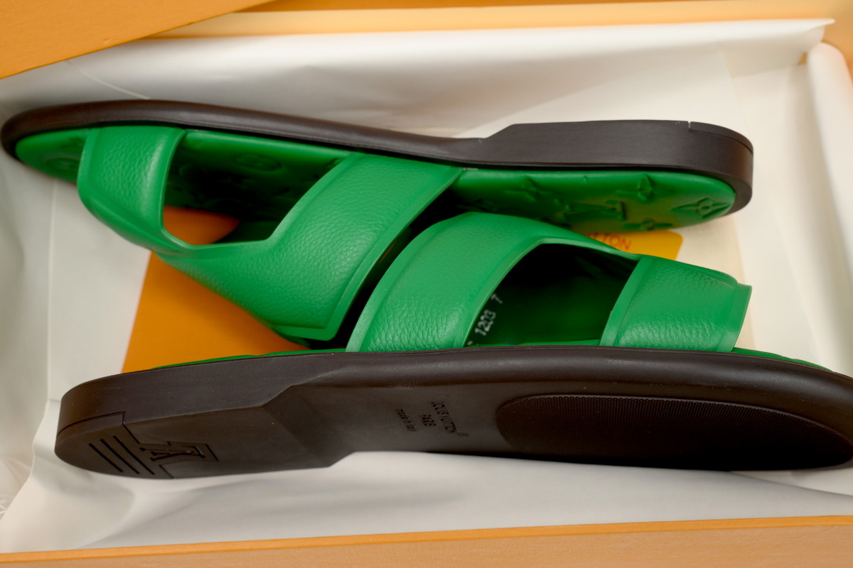 Replica Louis Vuitton Shoe BLUE LOUIS VUITTON Oasis Green Glossy Surface