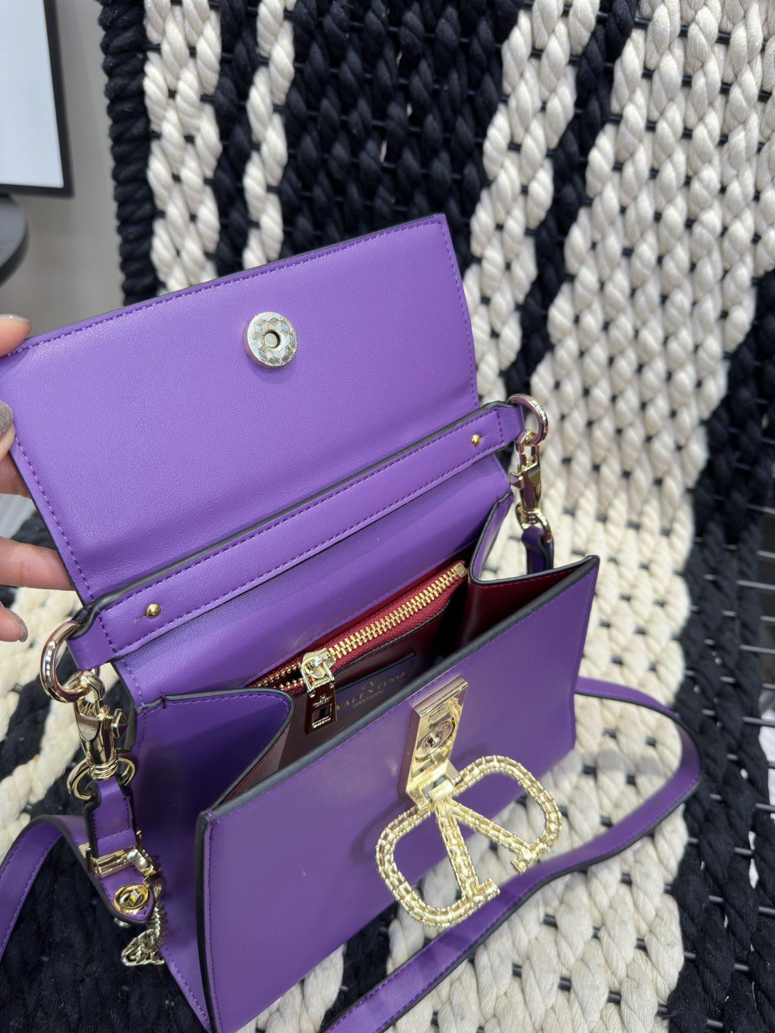 Replica Valentino Bag 22*17CM