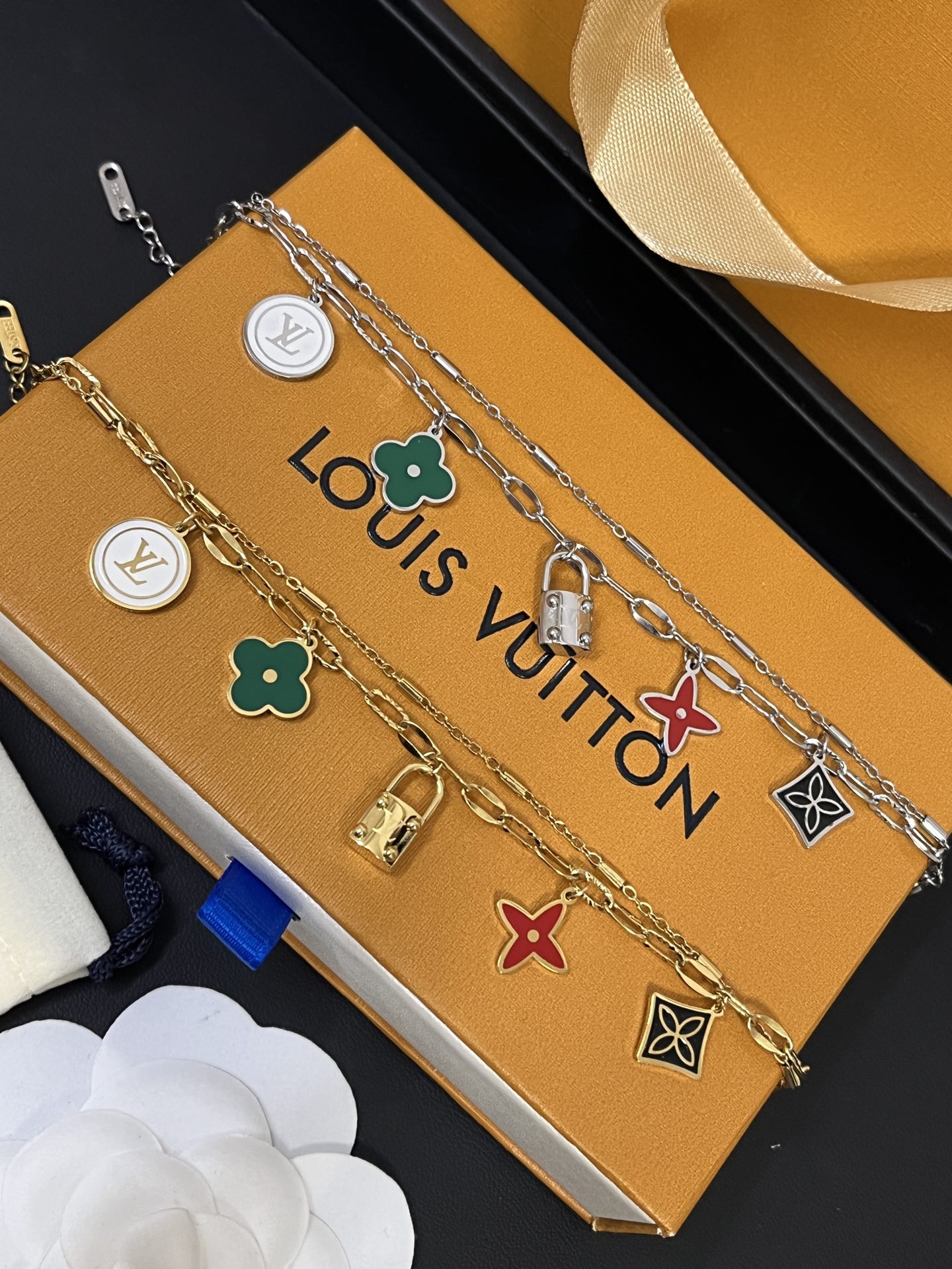 Replica LOUIS VUITTON Bracelet