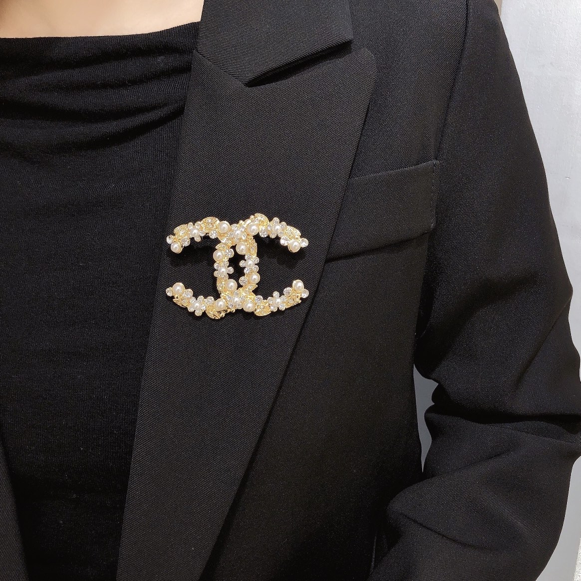 Replica CHANEL Brooch