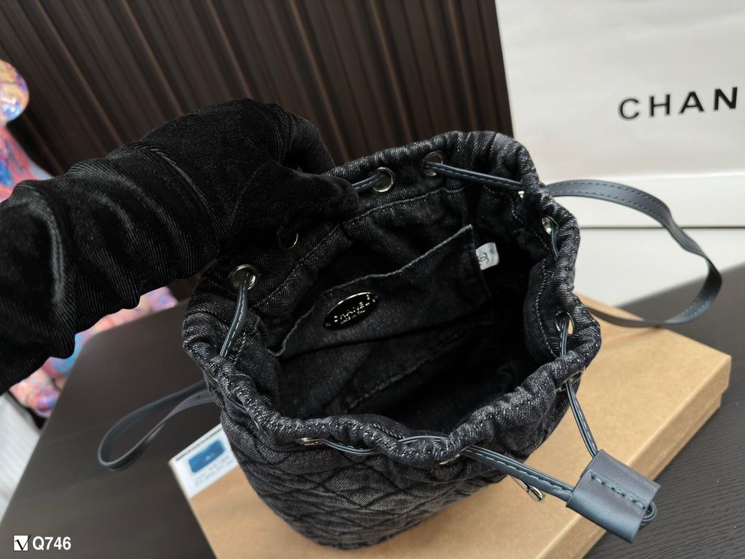 Replica Chanel Bag 23*21CM