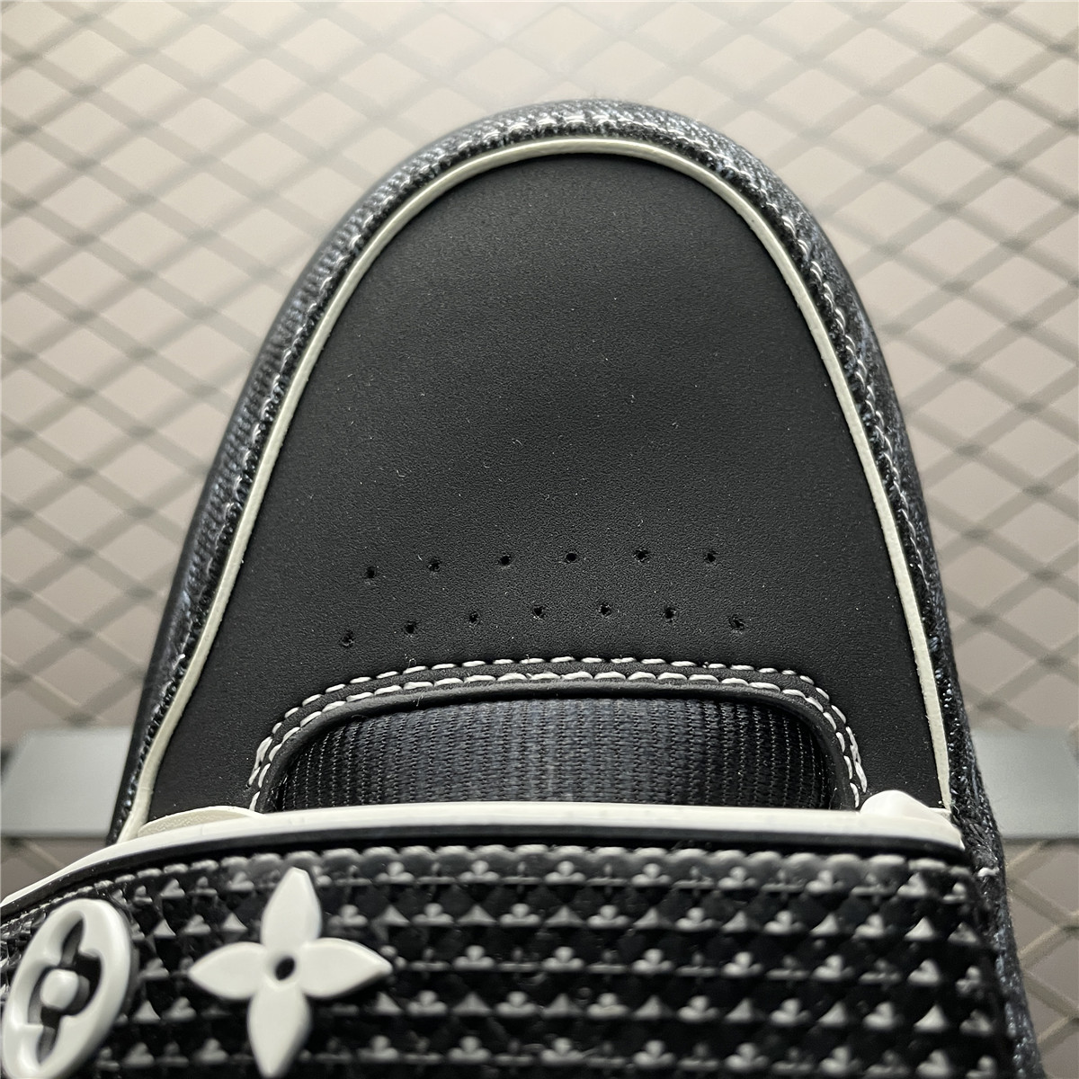 Replica LV Shoe  Louis Vuitton LV Trainer