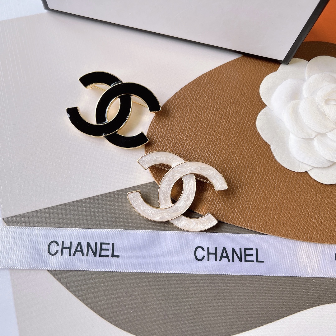 Replica CHANEL Brooch