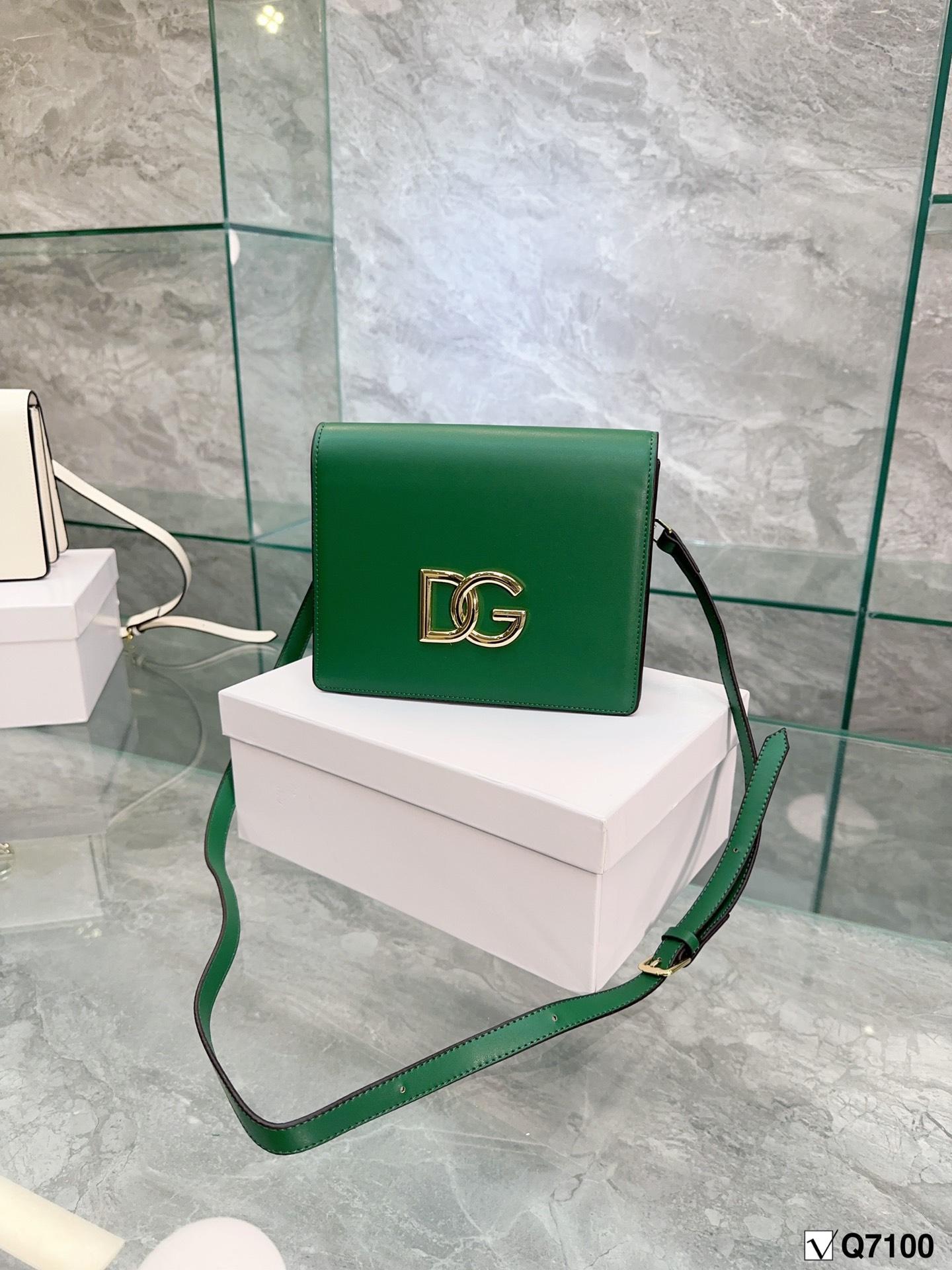 Replica Dolce Gabbana Bag  22*18CM
