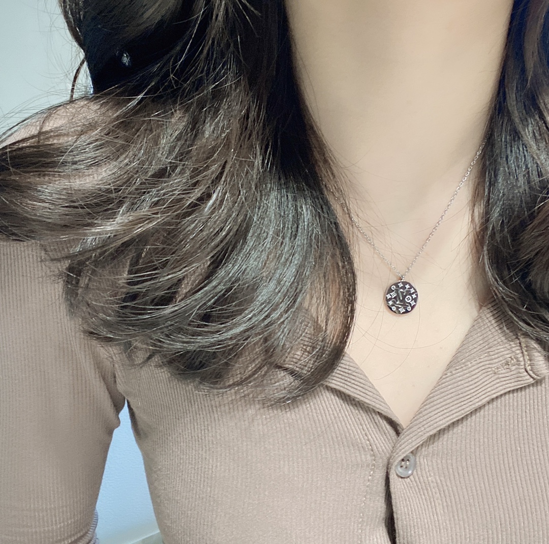Replica LOUIS VUITTON Necklace