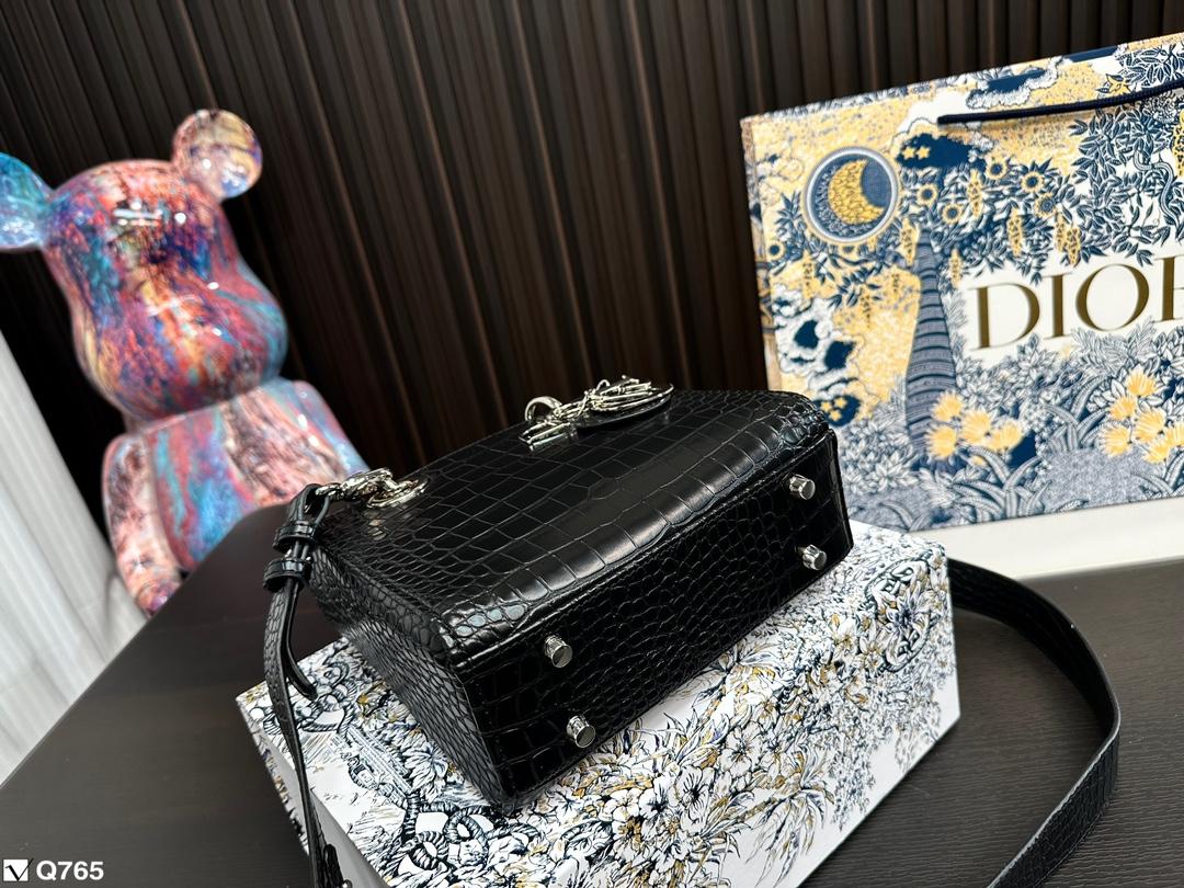 Replica Dior Bag 17*7*14CM