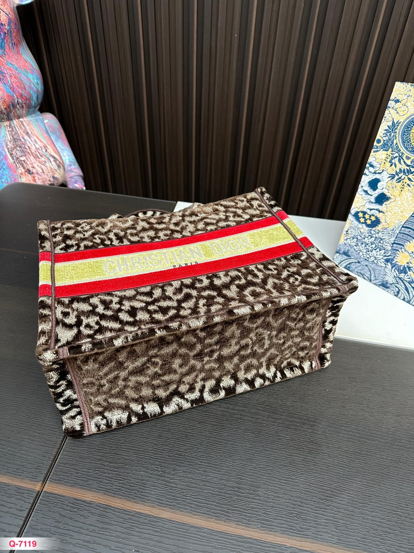 Replica Dior Bag 35*27CM/40*34CM