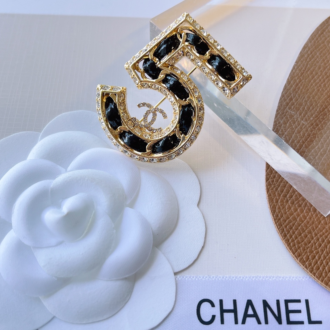 Replica CHANEL Brooch