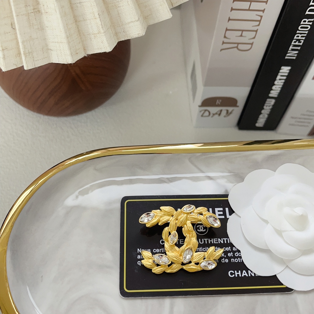 Replica CHANEL Brooch