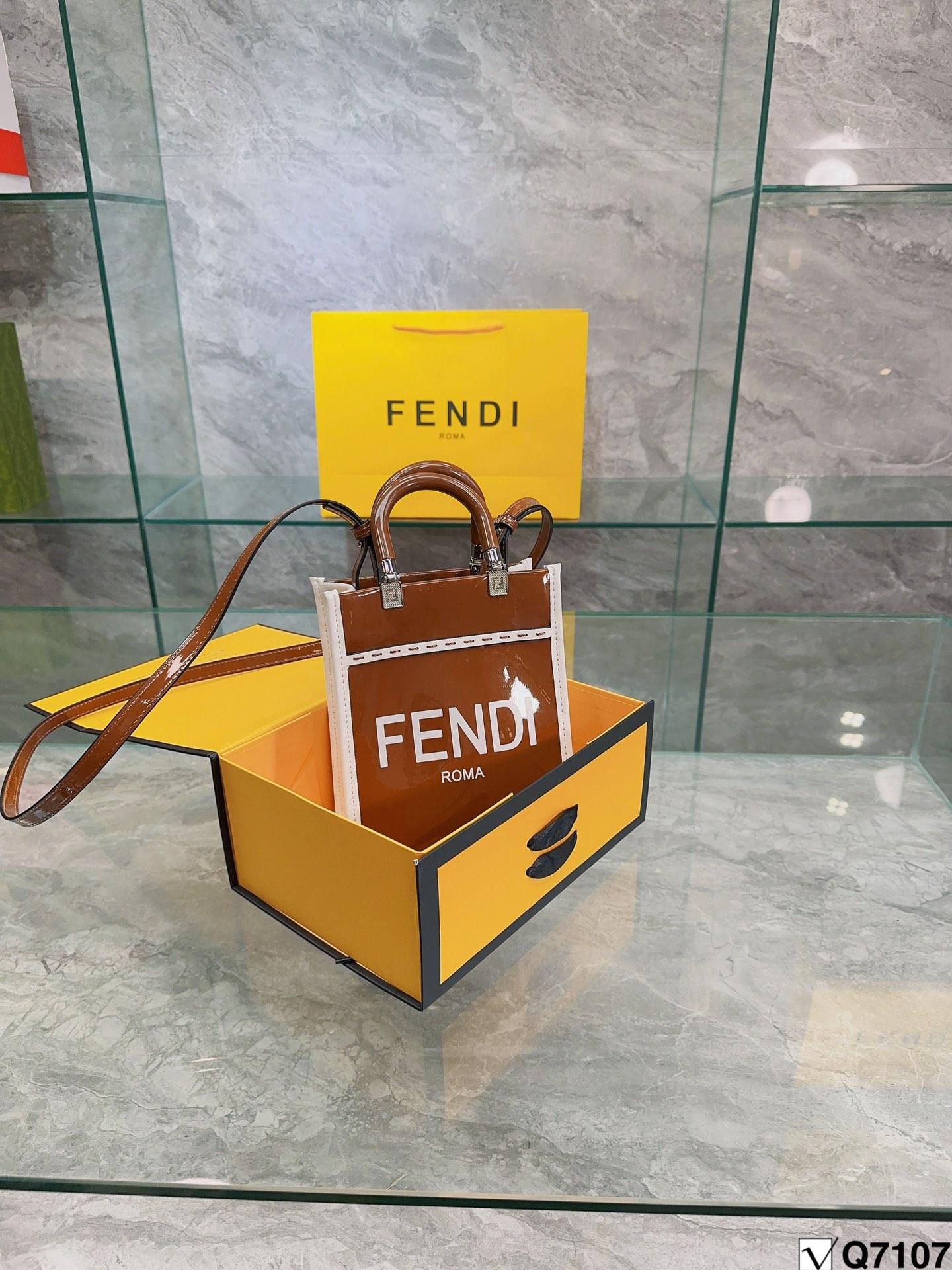 Replica Fendi Bag 26*19CM