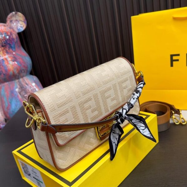 Replica Fendi Bag 15*26CM