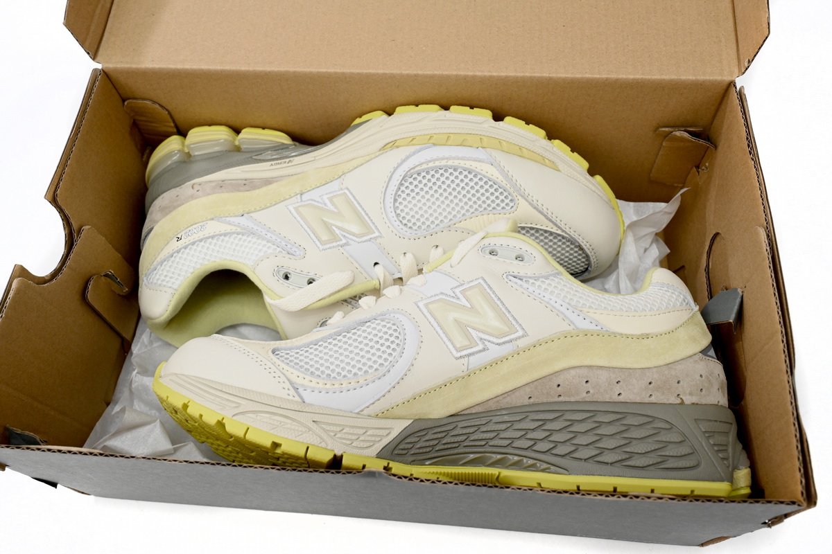 Replica New Balance Shoe M2002RA1 New Balance 2002R Co Branded Light Yellow