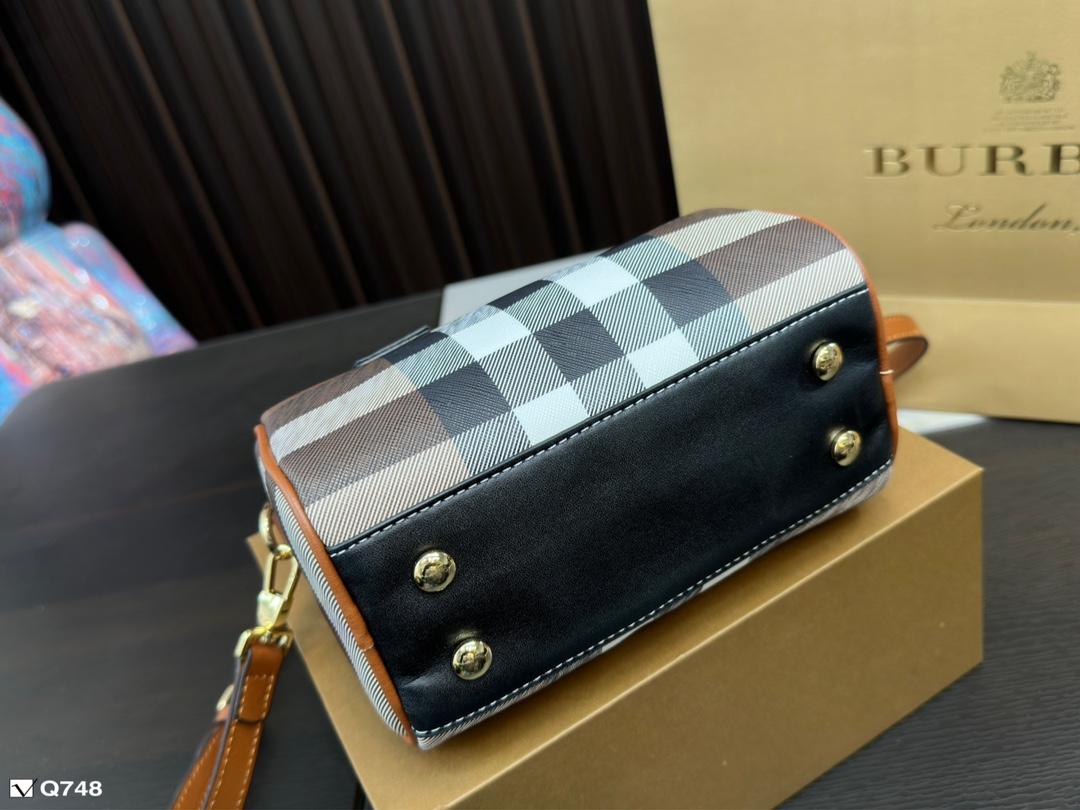 Replica Burberry Bag 18*12CM