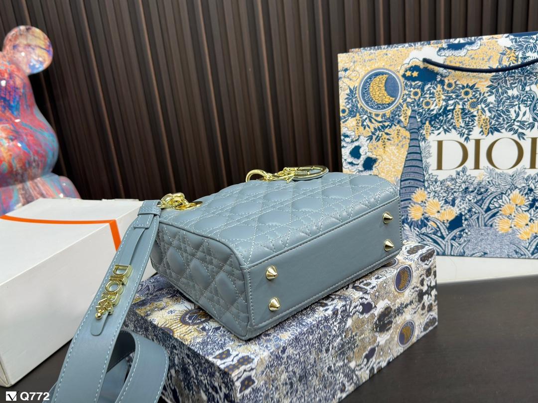 Replica Dior Bag 17*20CM