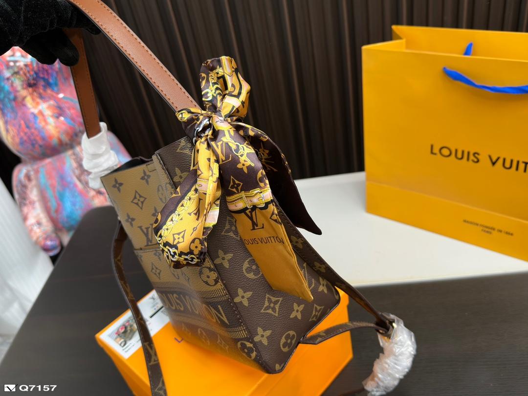Replica Louis Vuitton Bag 22*18CM